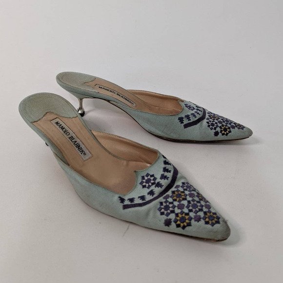 Manolo Blahnik Shoes - Manolo Blahnik Blue Embroidered Pointed Toe Kitten Heel Slides Mules Size 37